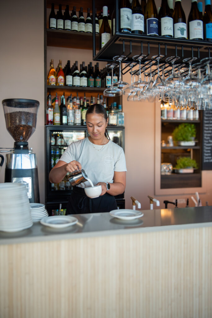 Populært møtested. Like ved Kunstsilo ligger Fabriken, hvor Matilde har hatt deltidsjobb på siden åpningen i 2024.